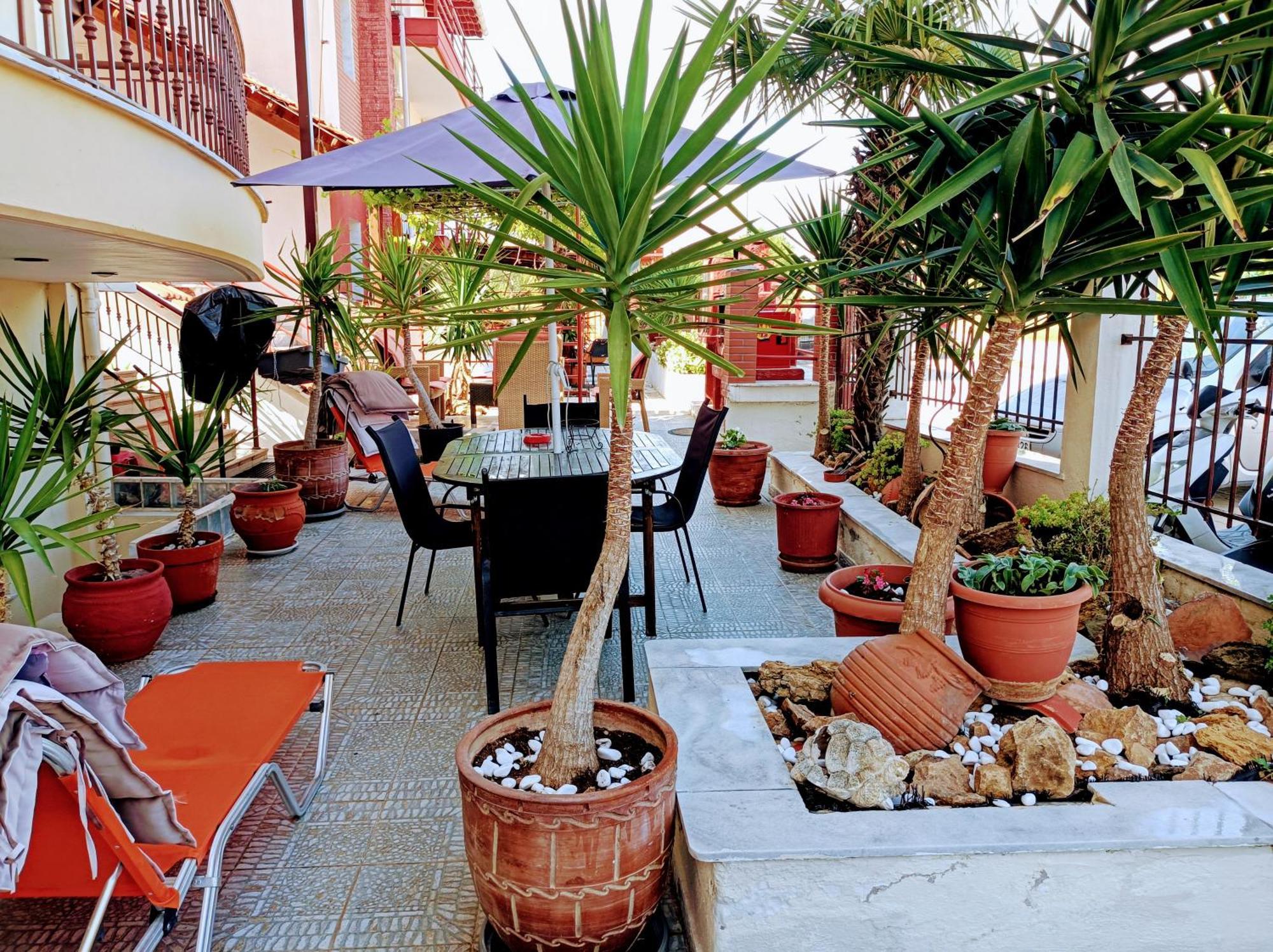 Blue Moon Accommodation Nea Michaniona Exterior foto